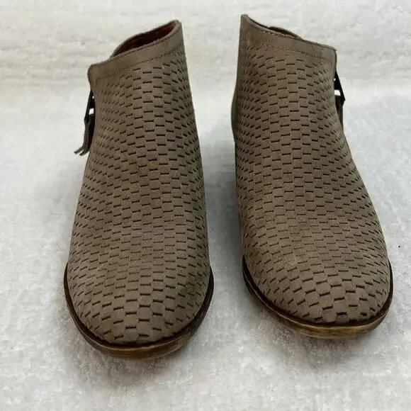 Lucky Brand Brielley taupe textured suede and leather ankle boots zipper 7 M - Picture 3 of 10